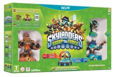 Review Skylanders SWAP Force: De startpack bestaat uit 1 gewone skylander, 2 swap force skylanders, een portal, het spel, stickers en verzamel kaartjes.